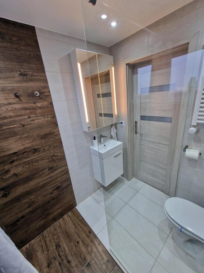 R&J Guesthouse Room Grindavík Exteriör bild
